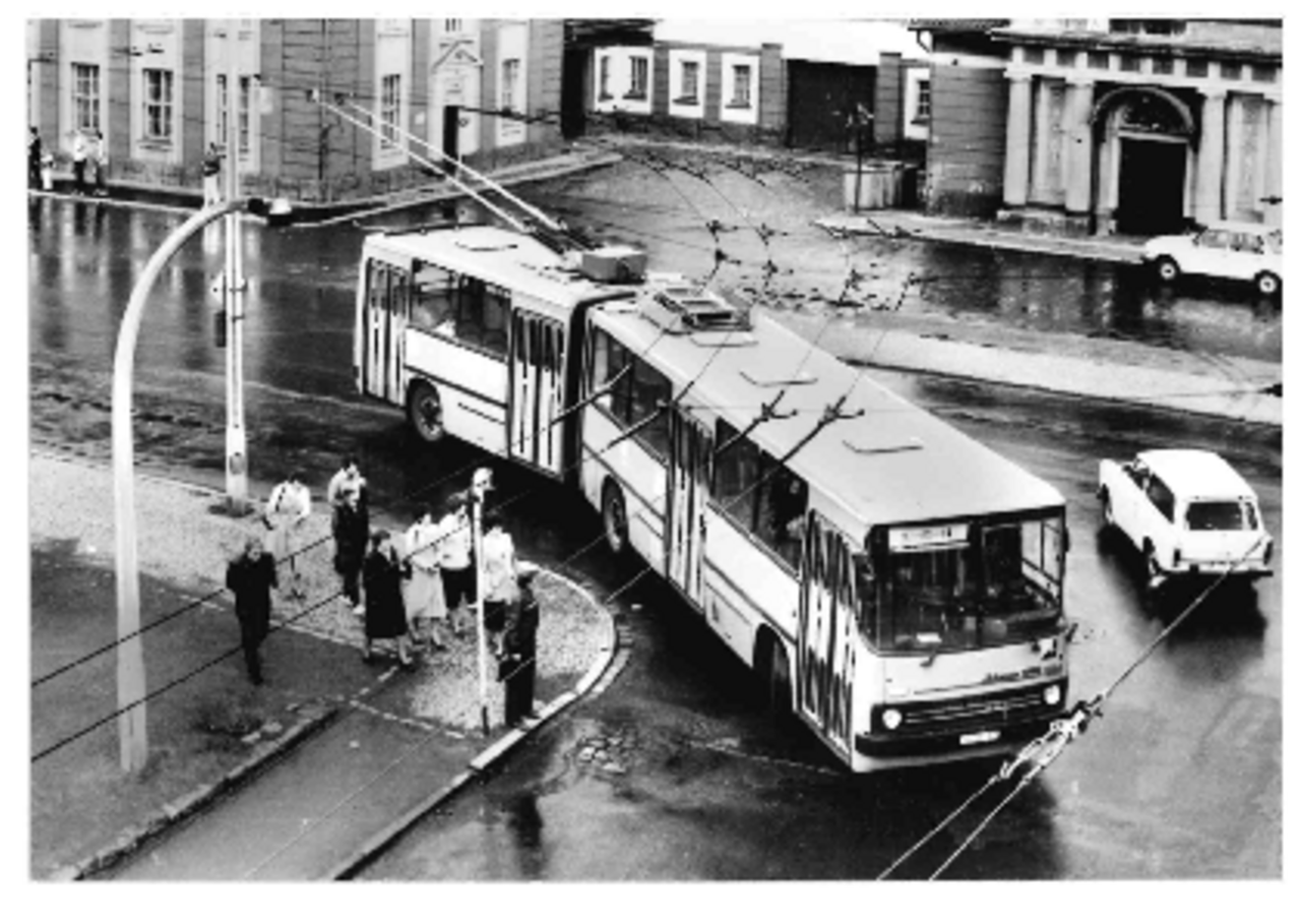 Oberleitungsbus am Hauptbahnhof